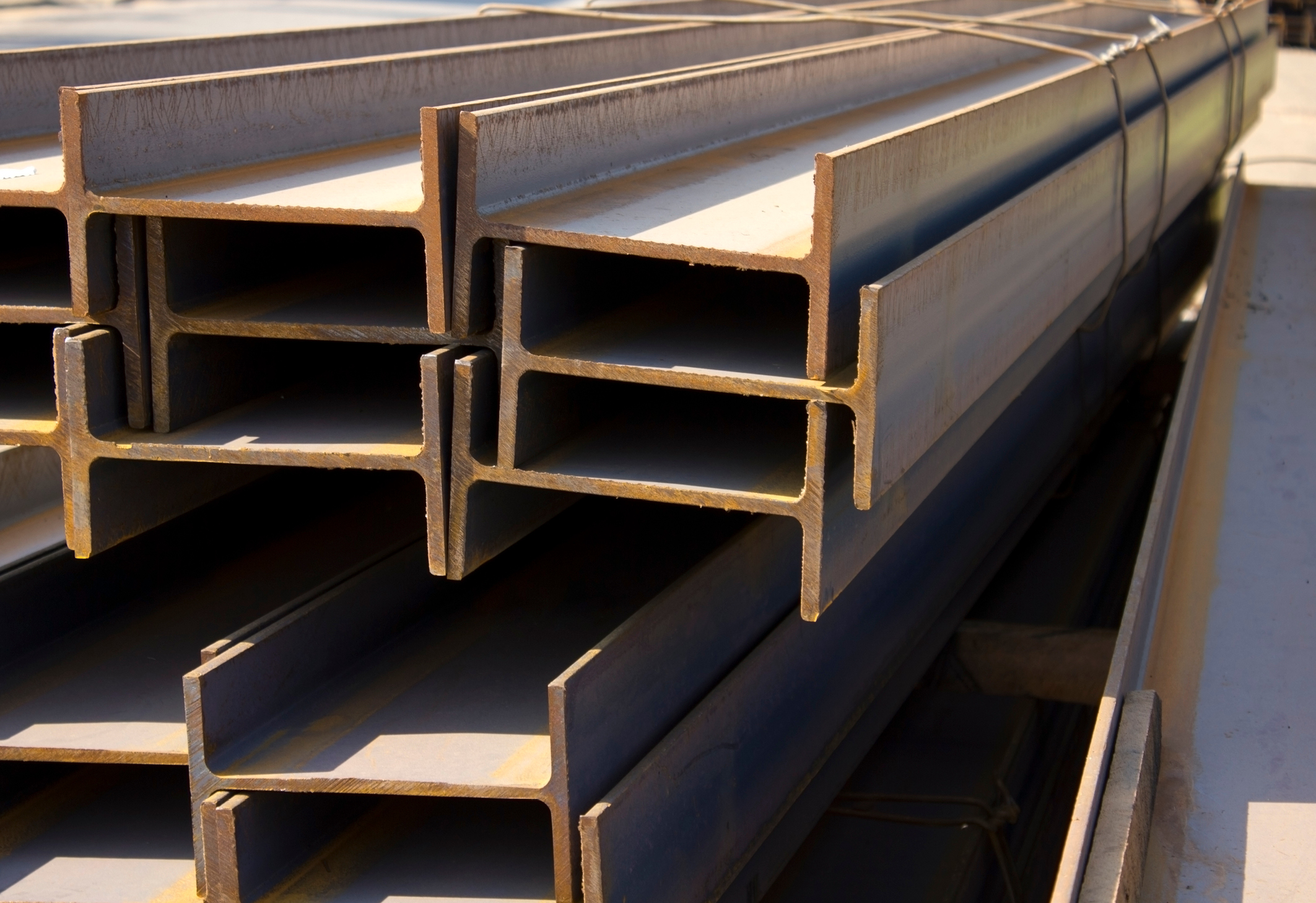 Poutrelles et tubes d'acier pour projets de construction miniere internationaux